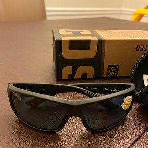 Costa Cat Cay Blackout Gray 580p